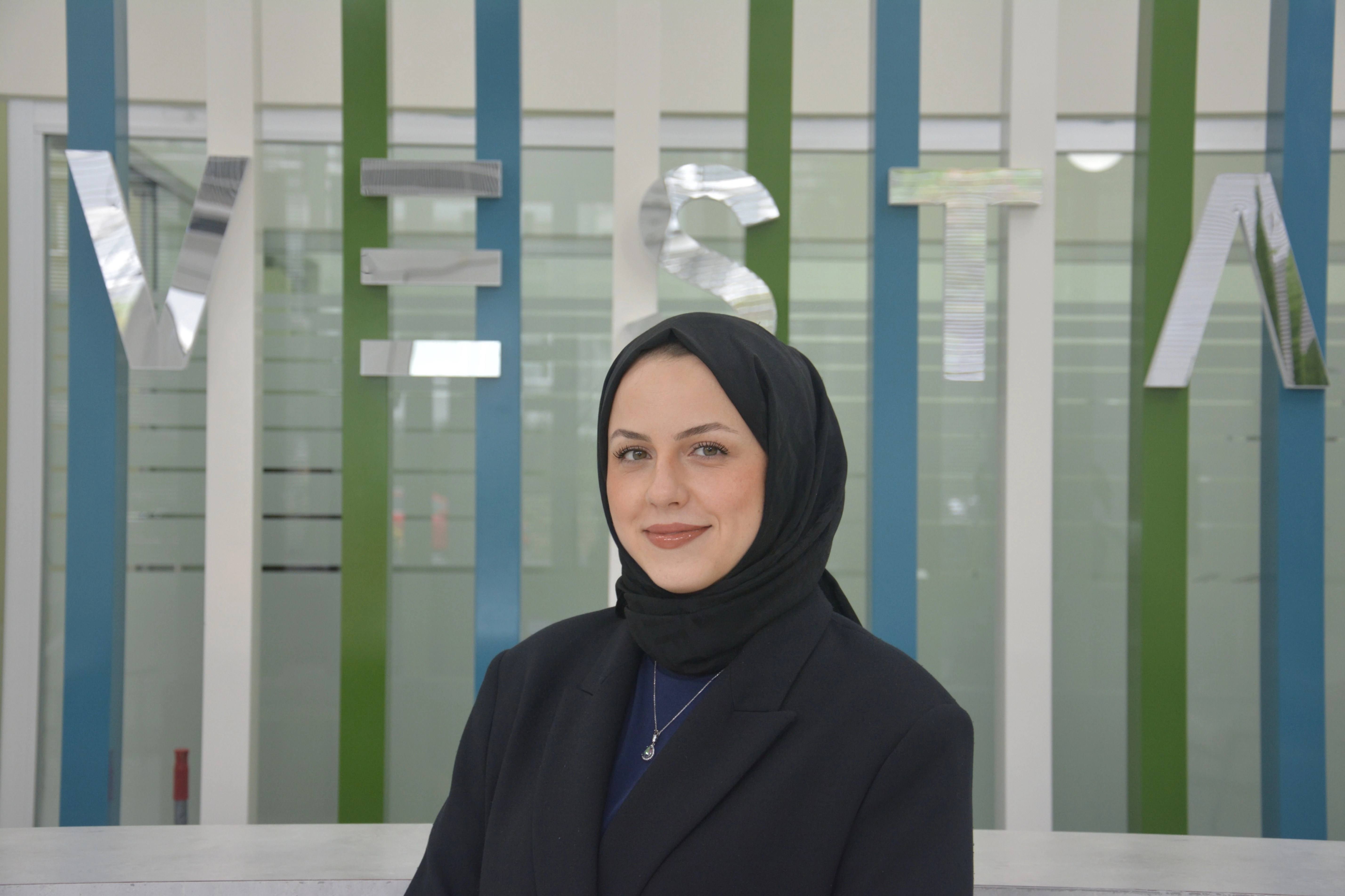 Dt. Öznur Özbekli - Vesta Klinik Mimaroba & Sinanoba Diş Hekimi